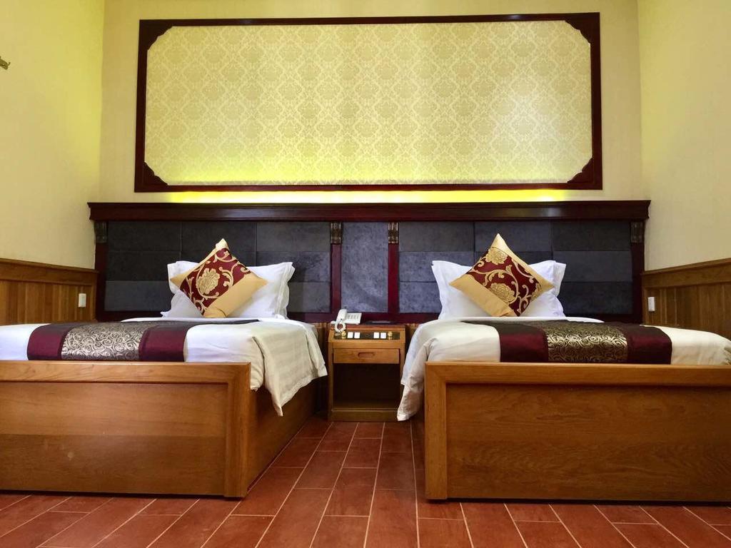 Palace Hotel Mandalay Exterior photo
